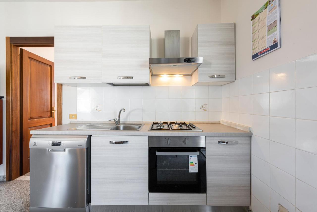 شقة Residenza Tirrenia By Mmega مارينا دي ماسا المظهر الخارجي الصورة